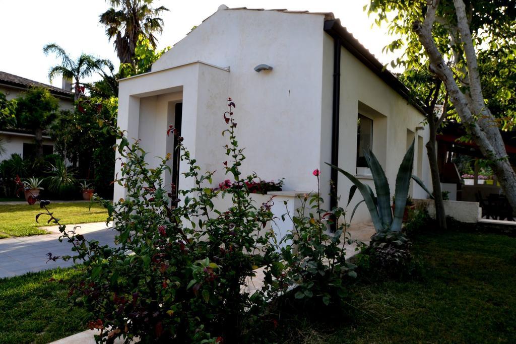 Casa Degli Avi Don Neli, Immersa Nella Natura Модика Номер фото